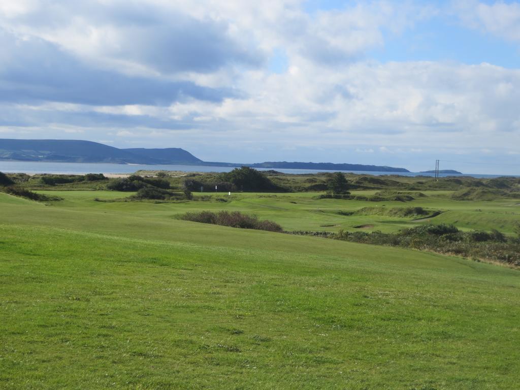 Four Seasons Guest House Pembrey Buitenkant foto
